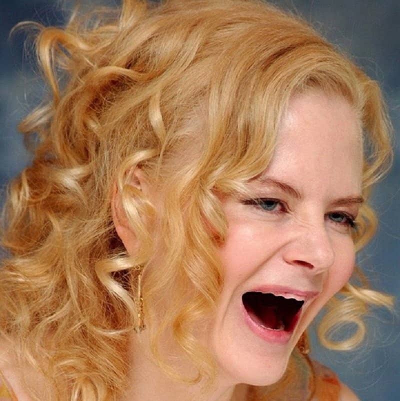 10 Hilarious Photos Of Celebrities Without Teeth.